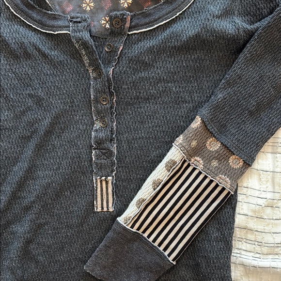 Free People Dark Gry Long Sleeve with Patterned Sleves - Picture 4 of 4